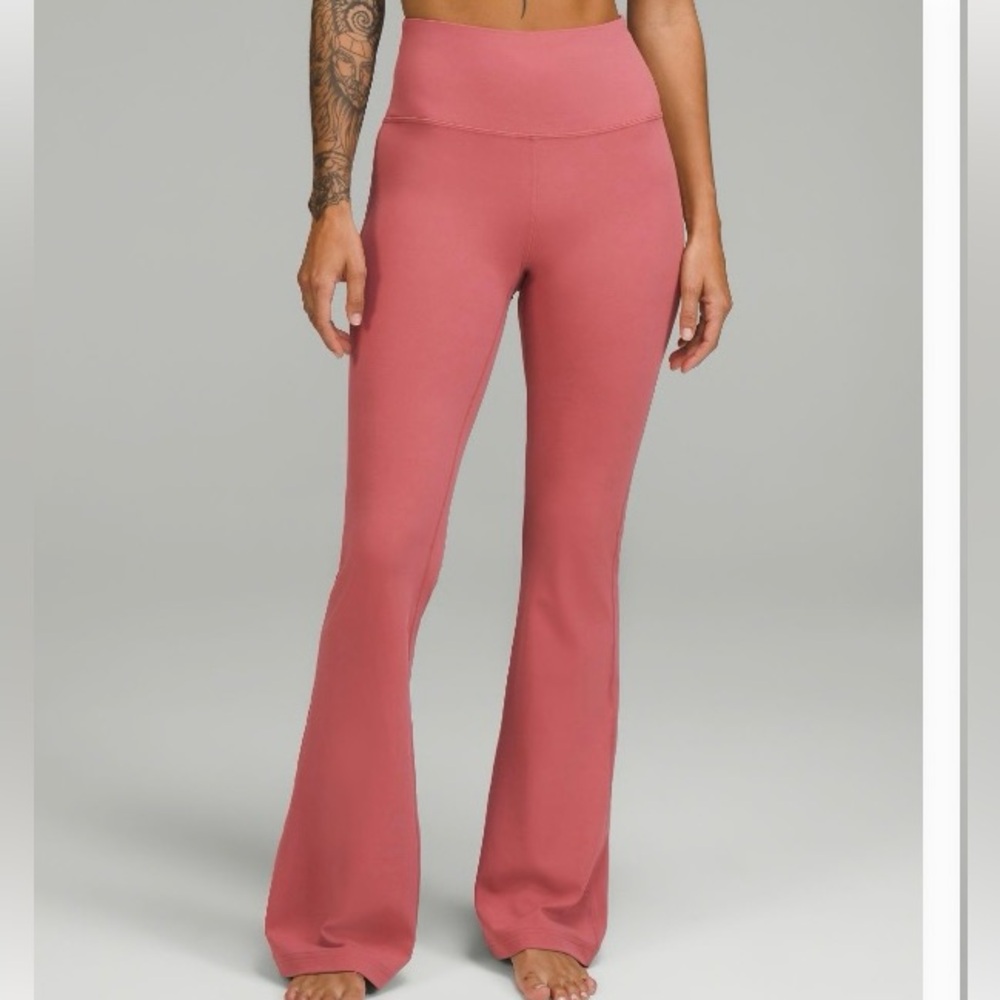 NWOT Luluemon groove super-highwaisted leggings